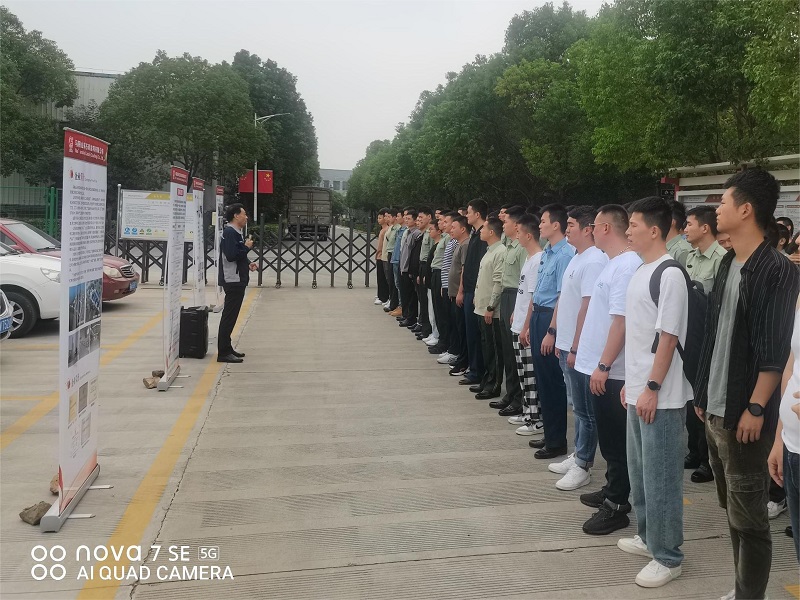 组织退役军人到我司参观 为退役军人搭建就业平台